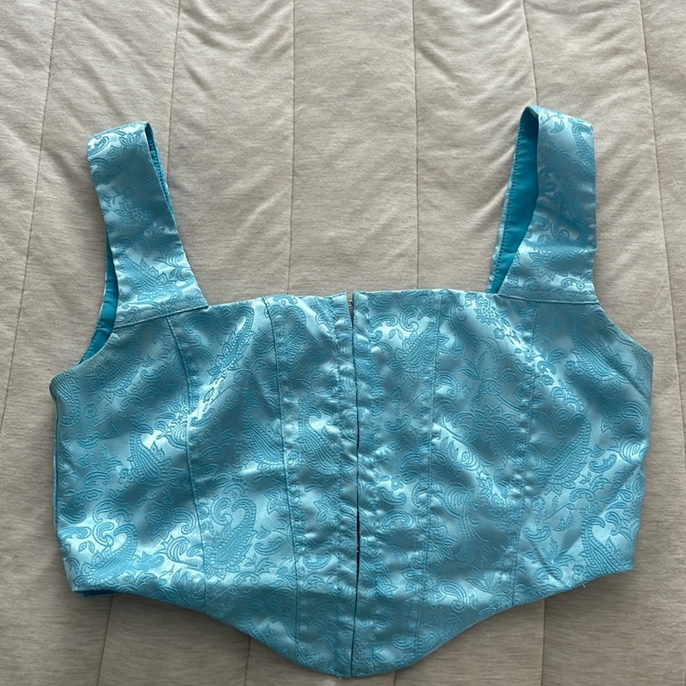 Princess Polly crop top 💙